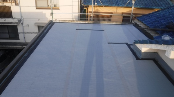 神奈川県横浜市旭区 雨漏り補修工事(陸屋根ウレタン防水工事) 施工中4